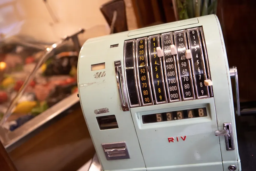 Il vecchio registratore di cassa della trattoria